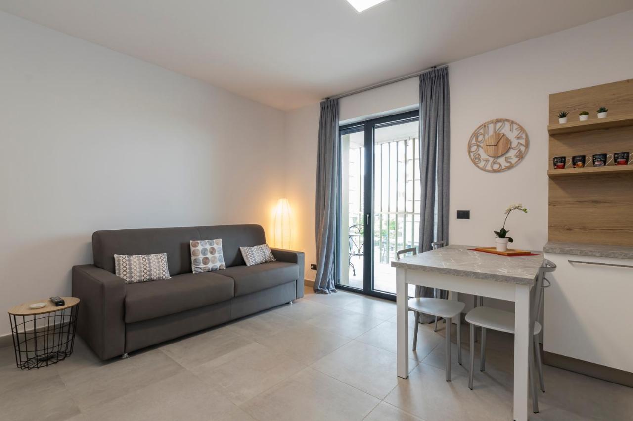 Joivy Calm Flat With Balcony Apartment Pero Bagian luar foto